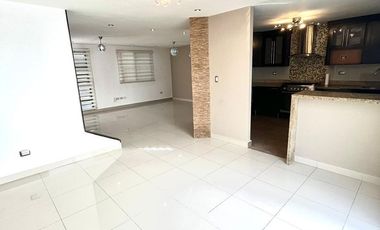 Casa en venta en Cerradas de Anáhuac, Sector Contemporáneo