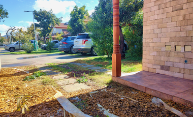 Casa nueva en venta, a pasos de la autopista.