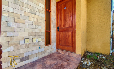 Casa nueva en venta, a pasos de la autopista.