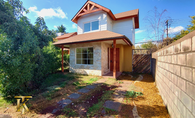 Casa nueva en venta, a pasos de la autopista.