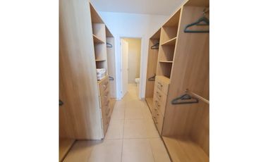 SE ALQUILA APARTAMENTO AMOBLADO PH WATERS EN AVENIDA BALBOA