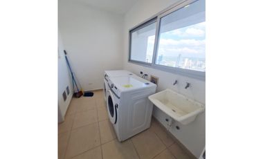 SE ALQUILA APARTAMENTO AMOBLADO PH WATERS EN AVENIDA BALBOA