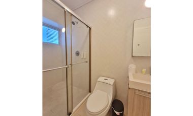 SE ALQUILA APARTAMENTO AMOBLADO PH WATERS EN AVENIDA BALBOA