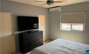 VENDO CASA EN QUINTAS DE VERSALLES EN COSTA SUR