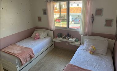 VENDO CASA EN QUINTAS DE VERSALLES EN COSTA SUR