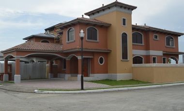 VENDO CASA EN EL DORAL COSTA SUR