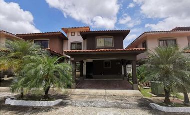 ALQUILER CASA LNEA BLANCA GREEN VILLAGE MILLA 8 KAF