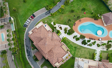 VENDO APARTAMENTO DE PLAYA EN CASAMAR, PH PERLAMAR (P)