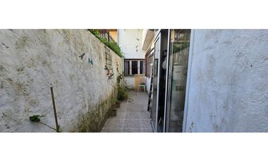 Chalet 4 Amb. + Dpto. 2 amb. (Florisbelo Acosta al 4600)