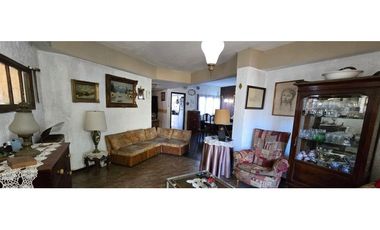 Chalet 4 Amb. + Dpto. 2 amb. (Florisbelo Acosta al 4600)