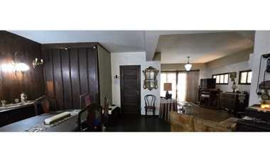 Chalet 4 Amb. + Dpto. 2 amb. (Florisbelo Acosta al 4600)