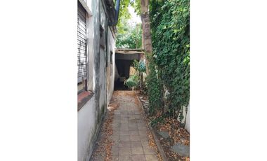 Casa con 2 dptos (1 de Mayo al 1700)