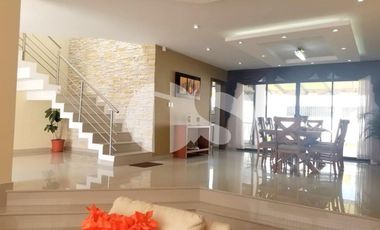 SE VENDE CASA EN RIOBAMBA