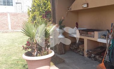 SE VENDE CASA  CON TERRENO SECTOR ECU911 RIOBAMBA