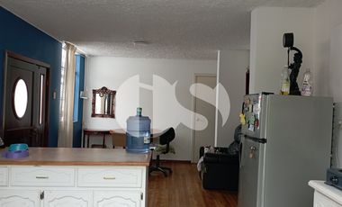CASA CON TERRENO DE VENTA SOBRE CALLE PRINCIPAL DE RIOBAMBA