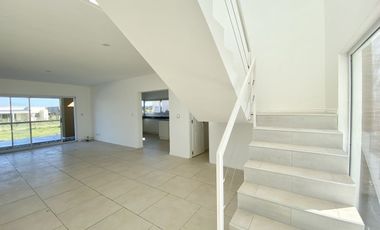 ALQUILER DE CASA EN Pilar