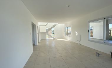 ALQUILER DE CASA EN Pilar