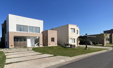 ALQUILER DE CASA EN Pilar