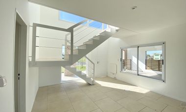 ALQUILER DE CASA EN Pilar