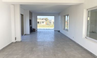 ALQUILER DE CASA EN Pilar