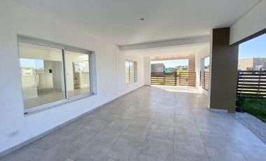 ALQUILER DE CASA EN Pilar