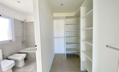 ALQUILER DE CASA EN Pilar