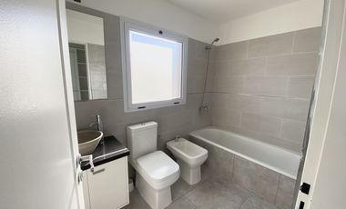 ALQUILER DE CASA EN Pilar