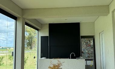 Casa en venta en Area 60