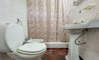 Venta casa 4 amb barrio Atlantida parque y balcon