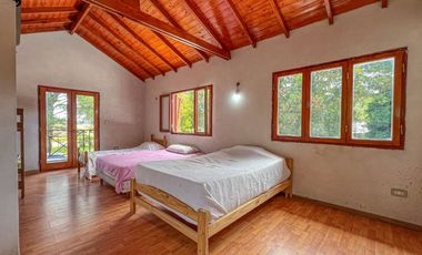 Venta casa 4 amb barrio Atlantida parque y balcon