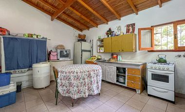 Venta casa 4 amb barrio Atlantida parque y balcon