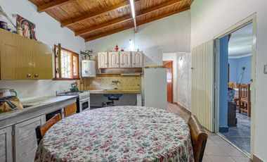 Venta casa 4 amb barrio Atlantida parque y balcon