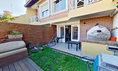 VENTA CASA RAMOS MEJIA 6 AMBIENTES APTO CREDITO