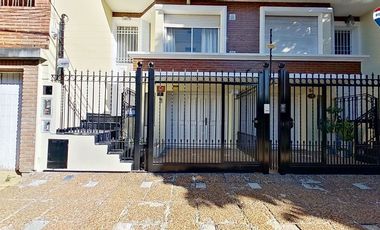 VENTA CASA RAMOS MEJIA 6 AMBIENTES APTO CREDITO