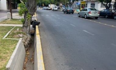 TERRENO SALIDA A DOS CALLES  CON CONSTRUCCIÓN