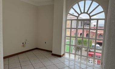 Casa en RENTA dentro del Fracc. Jardines del Toreo