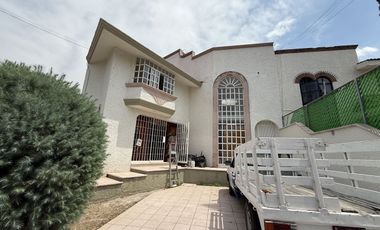 Casa en RENTA dentro del Fracc. Jardines del Toreo