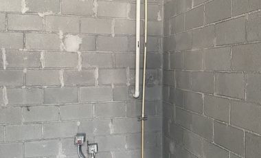 Renta local en plaza a pie de Av. Manuel Ordoñez, Lechugal, Santa Catarina