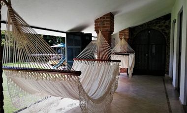 Venta de Casa en Zona Dorada con Espectacular Jardín