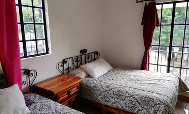 Venta de Casa en Zona Dorada con Espectacular Jardín