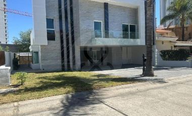 Casa en venta en Puerta de Hierro