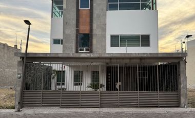 Venta Hermosa Casa en Milenio III, Queretaro