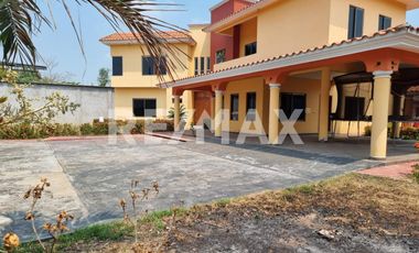 CASA EN VENTA - (3)