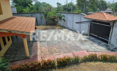 CASA EN VENTA - (3)