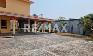 CASA EN VENTA - (3)