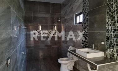 CASA EN VENTA - (3)