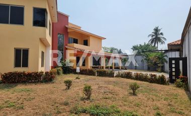CASA EN VENTA - (3)