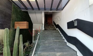 Residencia de Lujo en el Prestigioso Club de Golf Bellavista.
