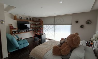 Residencia de Lujo en el Prestigioso Club de Golf Bellavista.