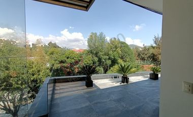 Residencia de Lujo en el Prestigioso Club de Golf Bellavista.